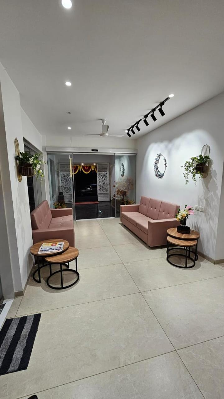 Hotel Veesons Executive Solapur Buitenkant foto